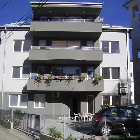 Apartment Tedi & Kiki *